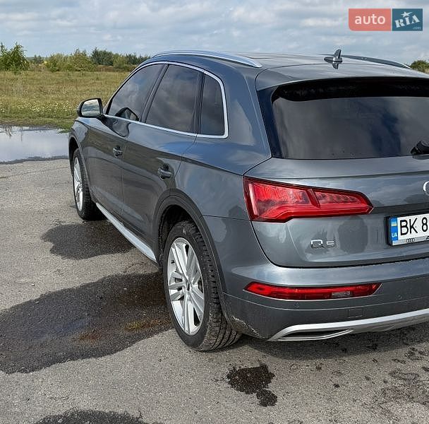 Внедорожник / Кроссовер Audi Q5 2017 в Ровно
