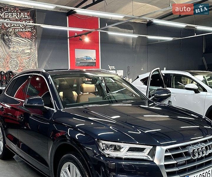 Позашляховик / Кросовер Audi Q5 2017 в Львові