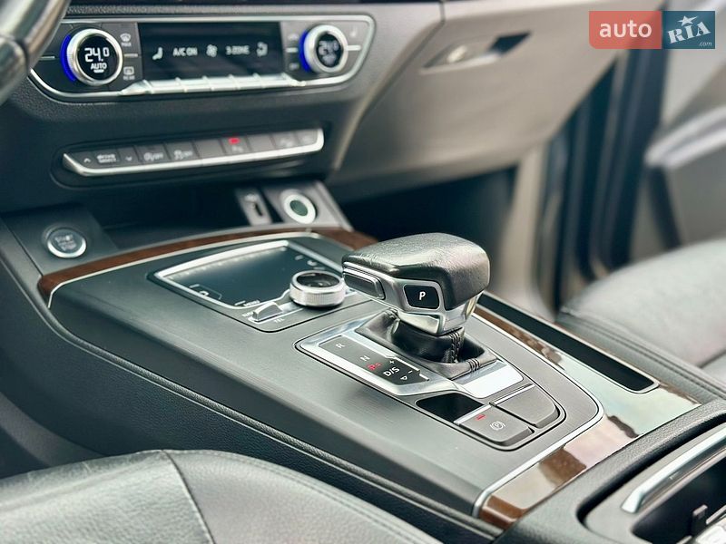 Позашляховик / Кросовер Audi Q5 2018 в Києві