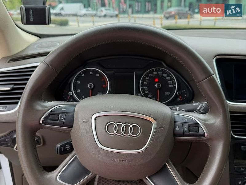 Позашляховик / Кросовер Audi Q5 2015 в Києві