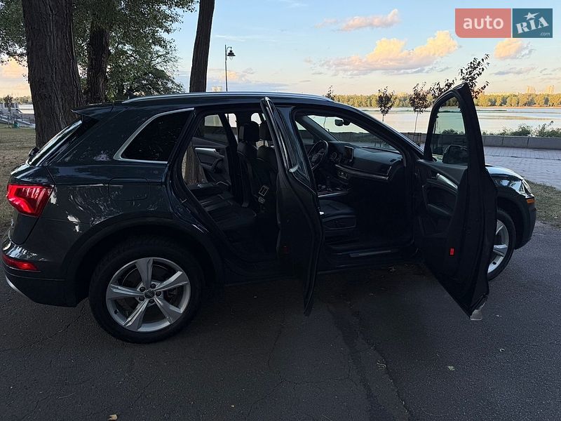 Внедорожник / Кроссовер Audi Q5 2018 в Киеве
