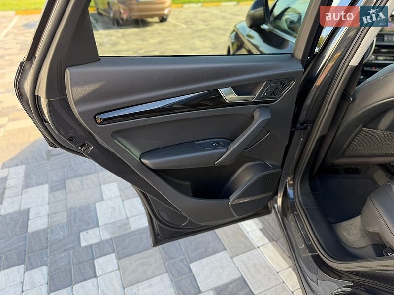 Позашляховик / Кросовер Audi Q5 2018 в Києві