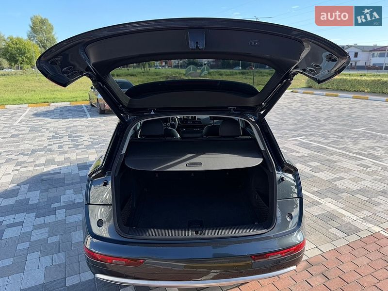 Позашляховик / Кросовер Audi Q5 2018 в Києві