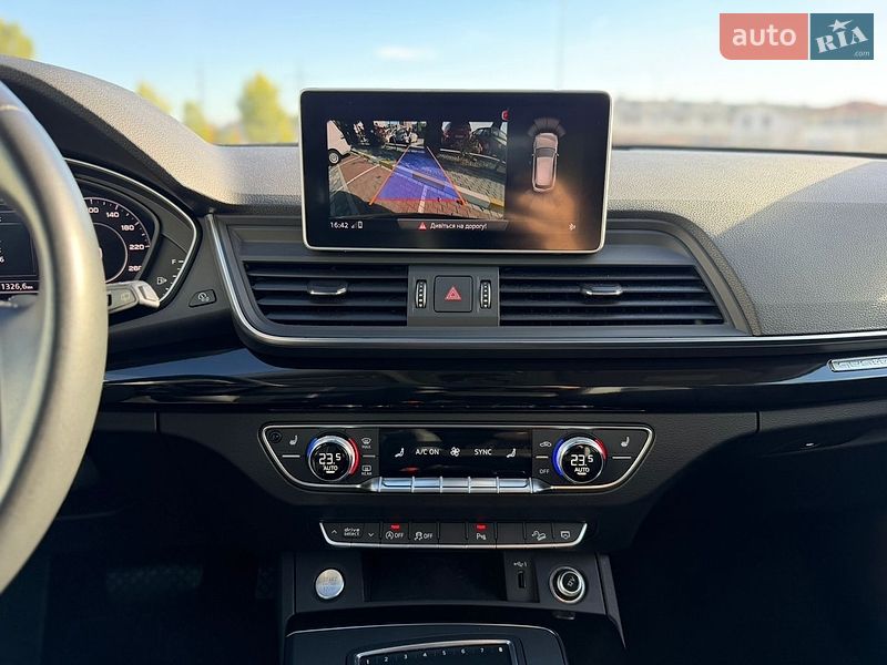 Позашляховик / Кросовер Audi Q5 2018 в Києві