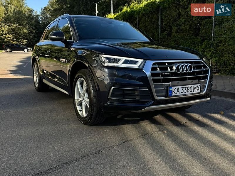 Позашляховик / Кросовер Audi Q5 2020 в Києві