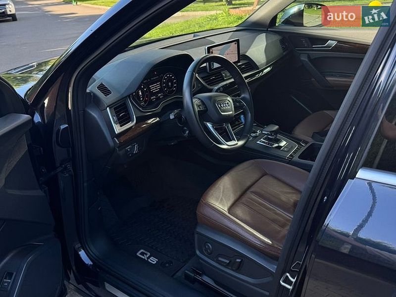 Позашляховик / Кросовер Audi Q5 2020 в Києві
