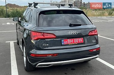 Внедорожник / Кроссовер Audi Q5 2017 в Ровно