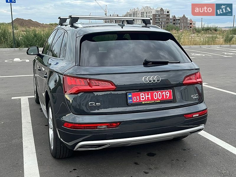 Внедорожник / Кроссовер Audi Q5 2017 в Ровно