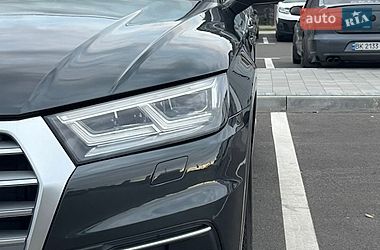 Внедорожник / Кроссовер Audi Q5 2017 в Ровно