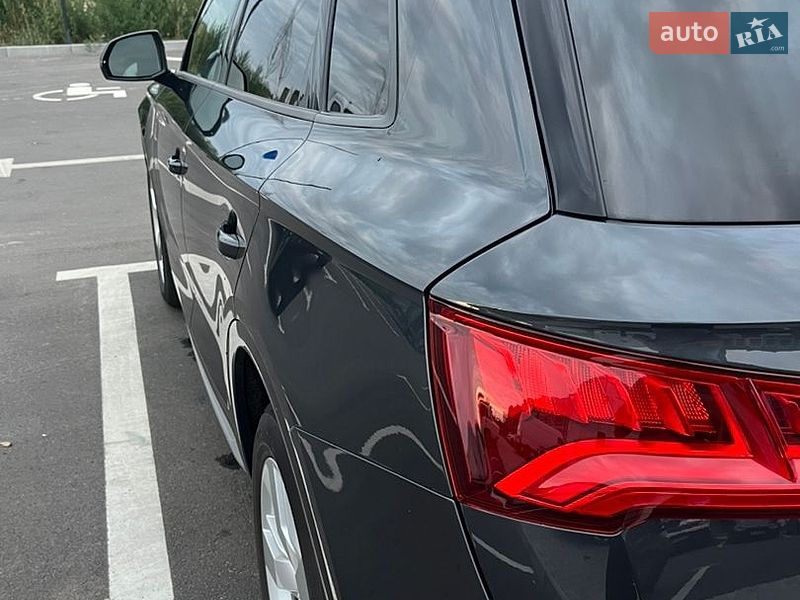 Внедорожник / Кроссовер Audi Q5 2017 в Ровно