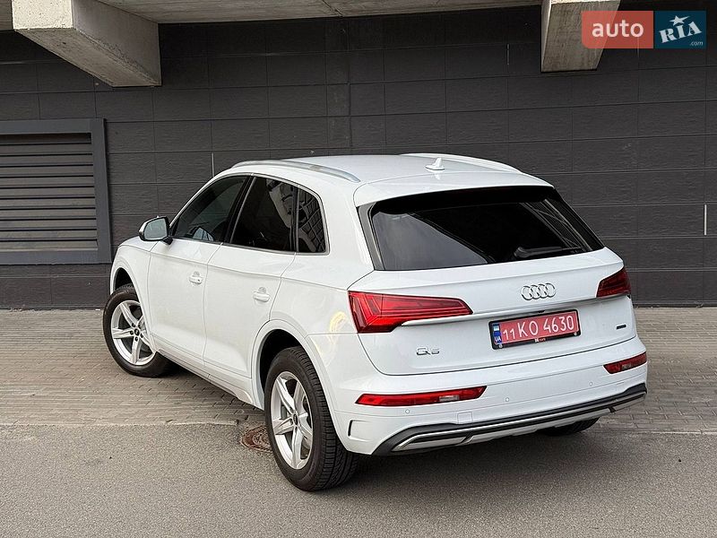 Внедорожник / Кроссовер Audi Q5 2021 в Киеве