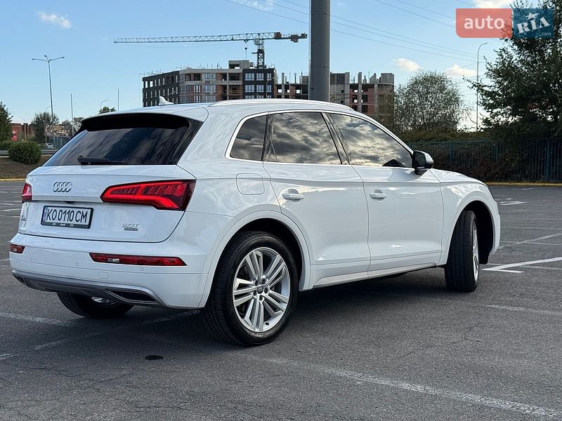 Внедорожник / Кроссовер Audi Q5 2018 в Ужгороде