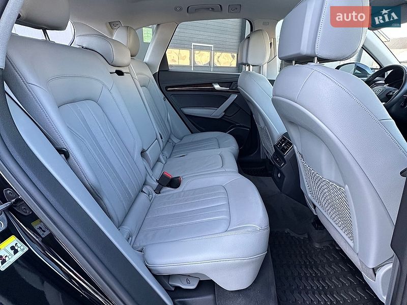 Позашляховик / Кросовер Audi Q5 2017 в Луцьку