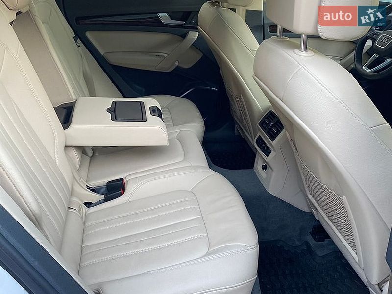 Позашляховик / Кросовер Audi Q5 2020 в Києві