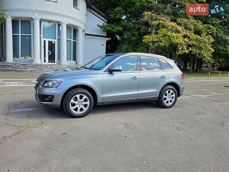 Внедорожник / Кроссовер Audi Q5 2010 в Киеве