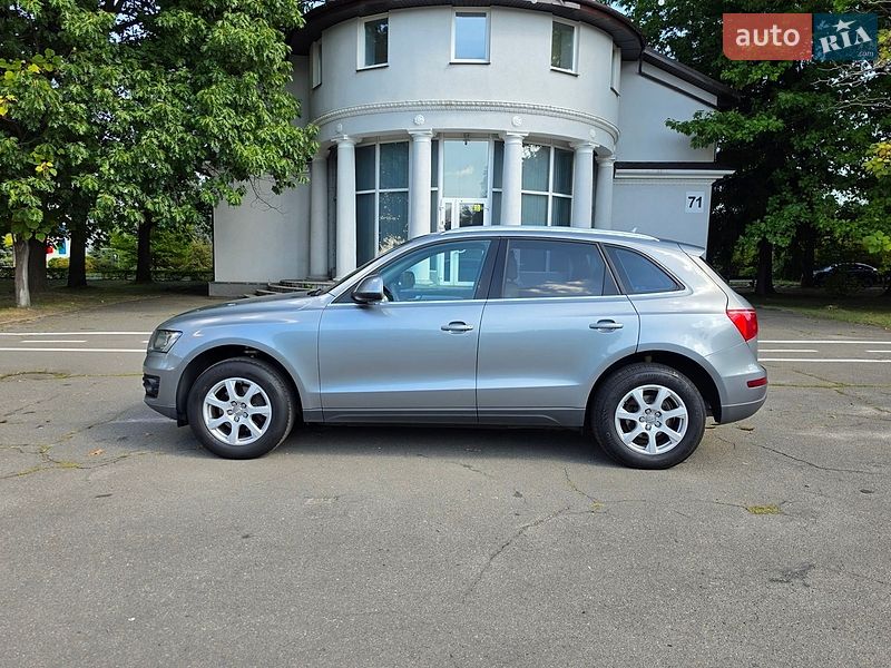 Внедорожник / Кроссовер Audi Q5 2010 в Киеве