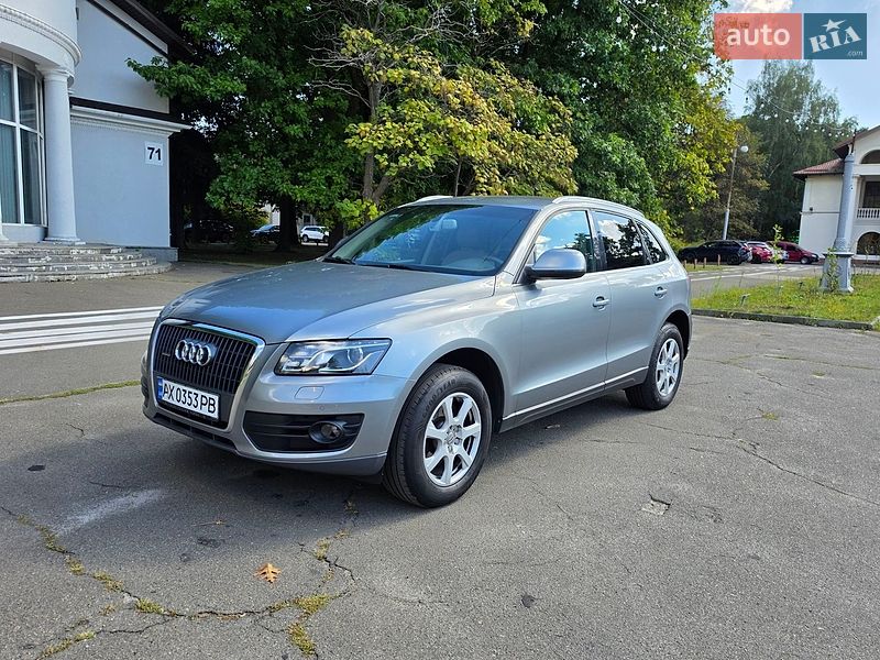 Внедорожник / Кроссовер Audi Q5 2010 в Киеве