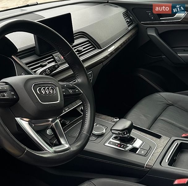 Позашляховик / Кросовер Audi Q5 2018 в Дубні