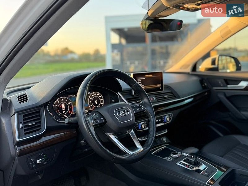 Позашляховик / Кросовер Audi Q5 2018 в Львові