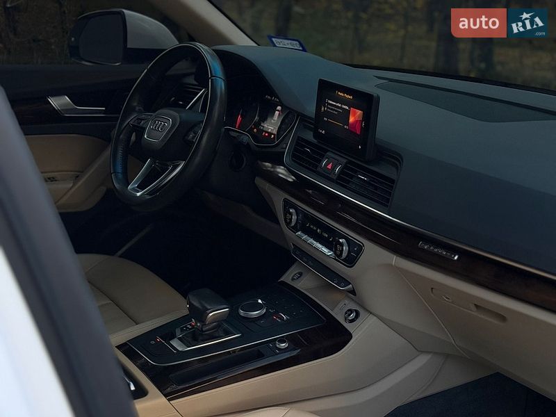Позашляховик / Кросовер Audi Q5 2019 в Тернополі