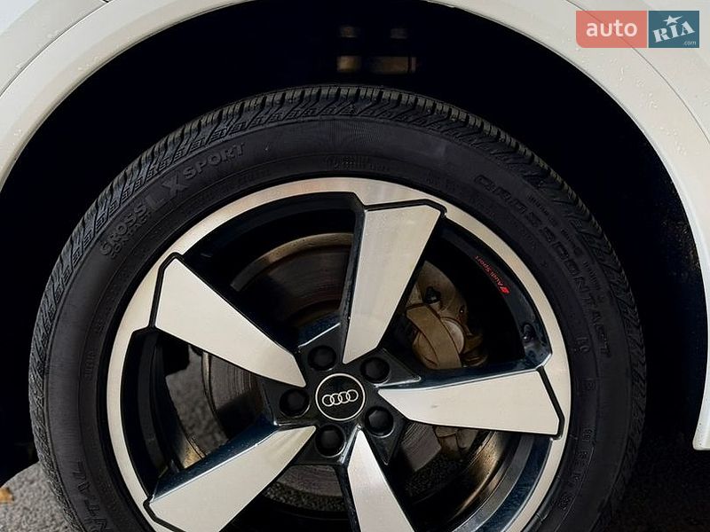 Позашляховик / Кросовер Audi Q5 2022 в Львові