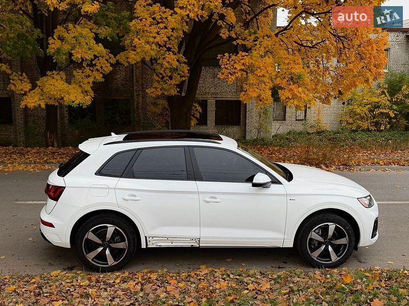 Позашляховик / Кросовер Audi Q5 2022 в Львові
