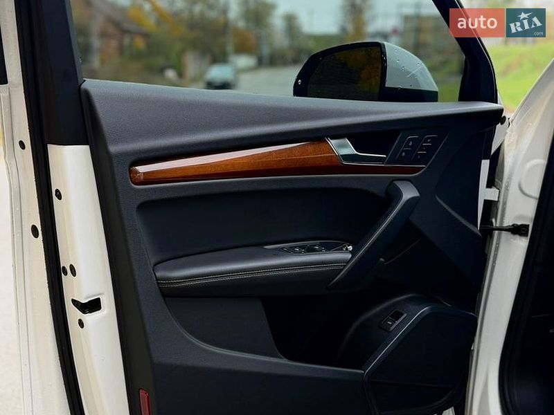 Позашляховик / Кросовер Audi Q5 2022 в Львові