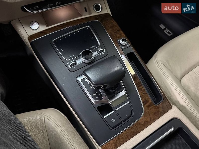 Позашляховик / Кросовер Audi Q5 2017 в Києві