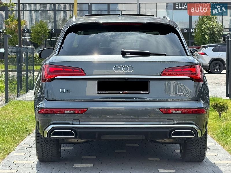 Внедорожник / Кроссовер Audi Q5 2020 в Ужгороде