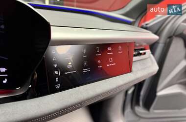 Внедорожник / Кроссовер Audi Q6 e-tron 2024 в 