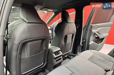 Внедорожник / Кроссовер Audi Q6 e-tron 2024 в 
