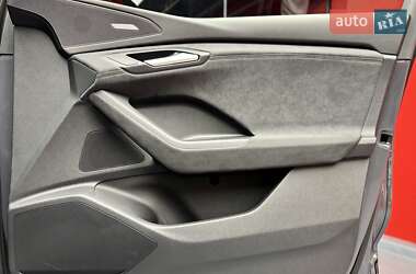 Внедорожник / Кроссовер Audi Q6 e-tron 2024 в 