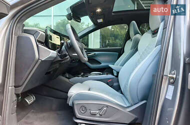 Внедорожник / Кроссовер Audi Q6 e-tron 2025 в 