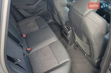 Внедорожник / Кроссовер Audi Q6 e-tron 2024 в 