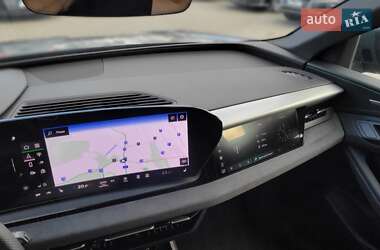 Внедорожник / Кроссовер Audi Q6 e-tron 2024 в 