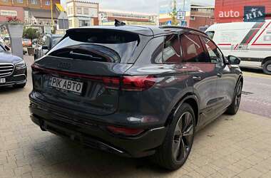 Позашляховик / Кросовер Audi Q6 e-tron 2024 в 