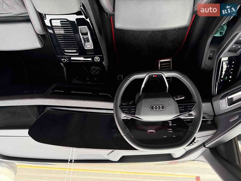 Внедорожник / Кроссовер Audi Q6 e-tron 2024 в Львове