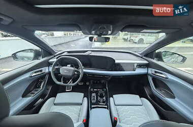 Внедорожник / Кроссовер Audi Q6 e-tron 2025 в 