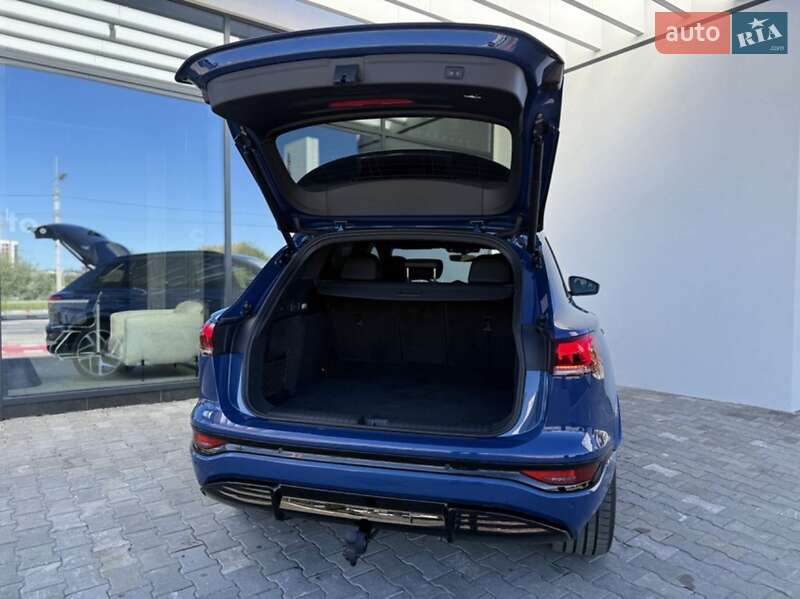 Позашляховик / Кросовер Audi Q6 e-tron 2024 в Хмельницькому