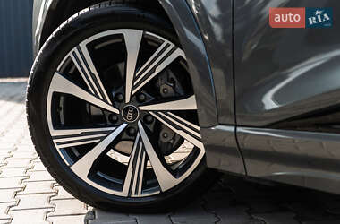 Позашляховик / Кросовер Audi Q6 e-tron 2024 в 