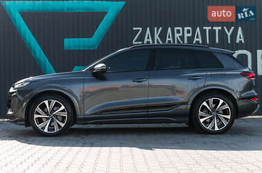 Позашляховик / Кросовер Audi Q6 e-tron 2024 в 