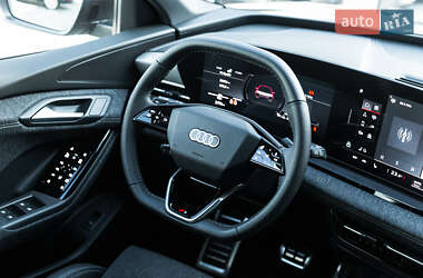 Позашляховик / Кросовер Audi Q6 e-tron 2024 в 