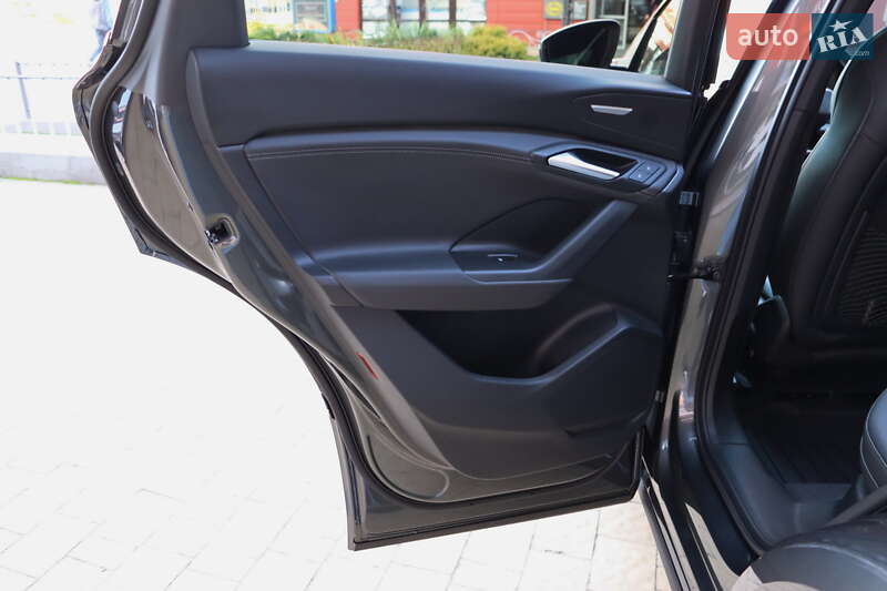 Позашляховик / Кросовер Audi Q6 e-tron 2024 в Львові