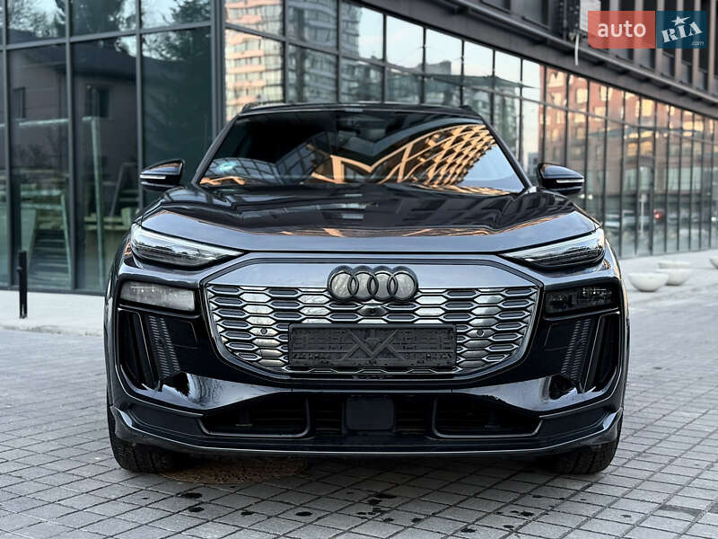 Внедорожник / Кроссовер Audi Q6 e-tron 2024 в Львове
