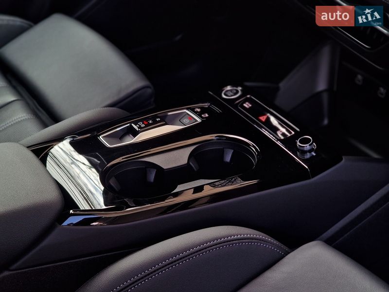 Внедорожник / Кроссовер Audi Q6 e-tron 2024 в Одессе