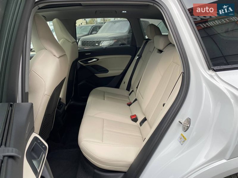 Внедорожник / Кроссовер Audi Q6 e-tron 2024 в Львове фото 22 Внедорожник / Кроссовер Audi Q6 e-tron 2024 в Львове