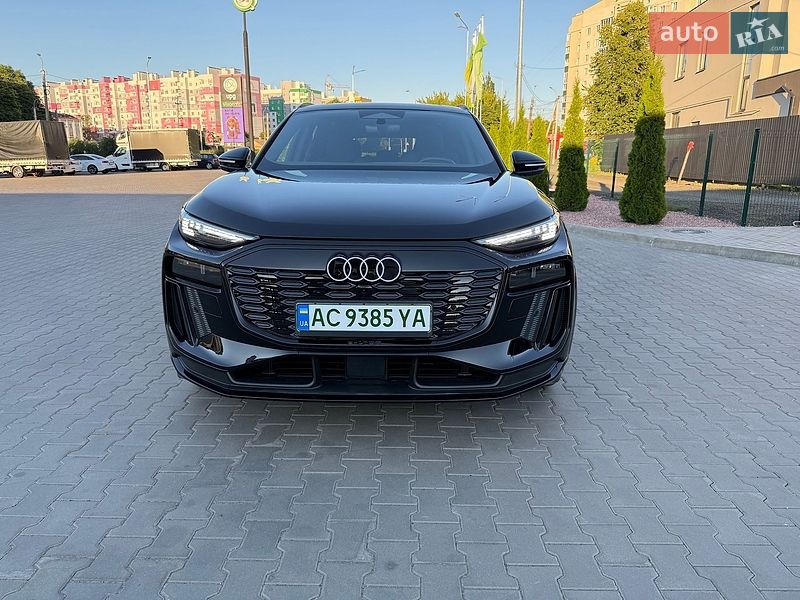 Внедорожник / Кроссовер Audi Q6 e-tron 2024 в Луцке