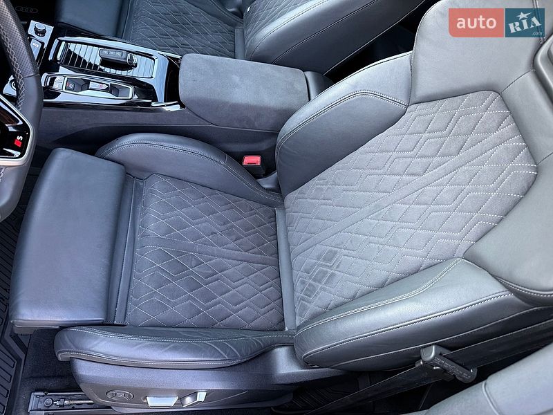 Внедорожник / Кроссовер Audi Q6 e-tron 2024 в Луцке