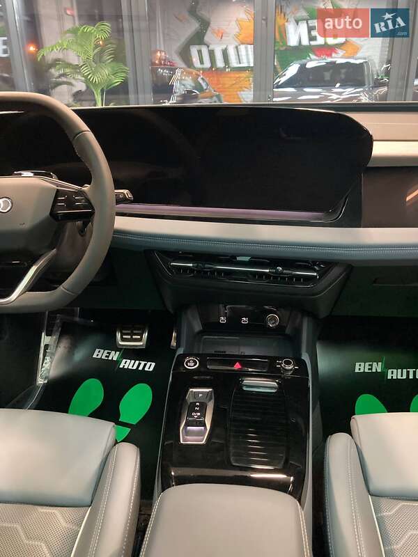 Внедорожник / Кроссовер Audi Q6L e-tron 2025 в Львове