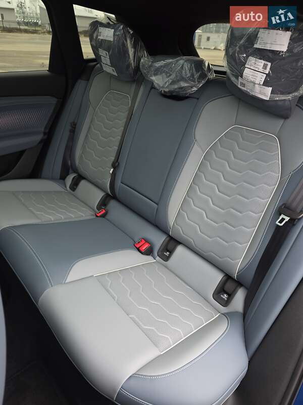 Внедорожник / Кроссовер Audi Q6L e-tron 2025 в Киеве